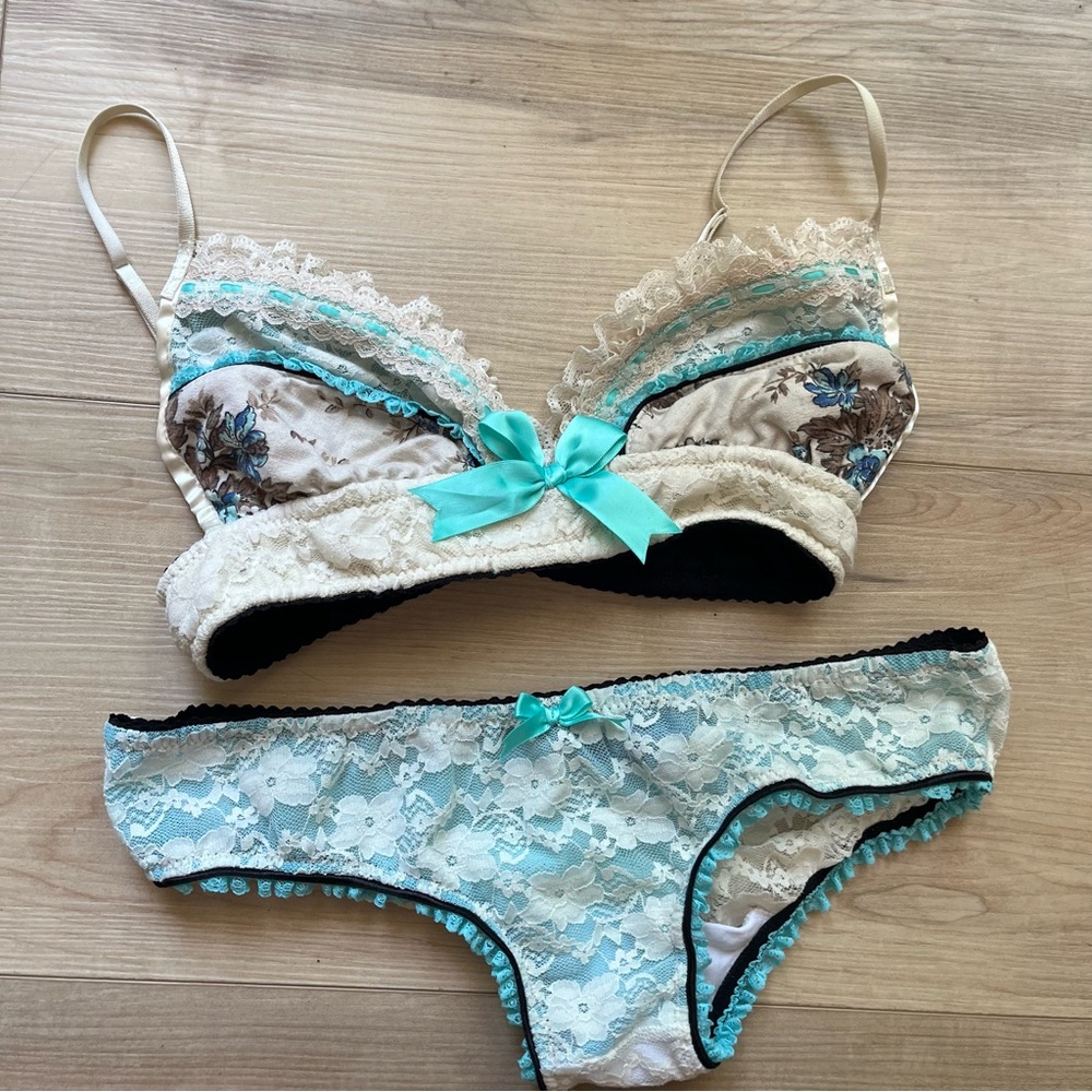 Purrfect Pineapples Lingerie Set - image 2